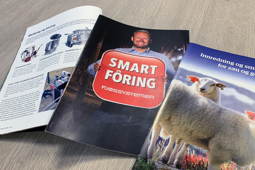 Brosjyrer for Fjøssystemer, blant annet Smart fôring og innredning for sau