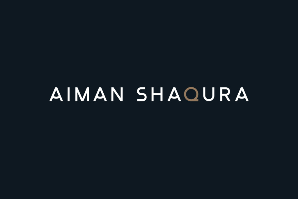 Logo for Aiman Shaqura på mørk bakgrunn