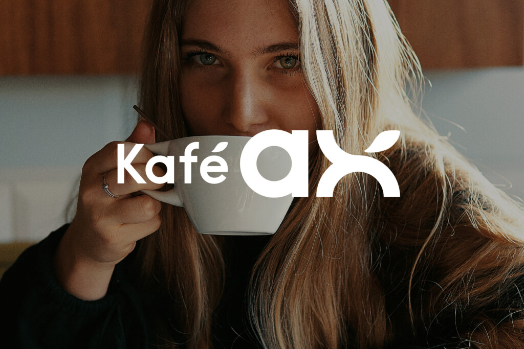Logo for Kafé Ax over et bilde av en kvinne som drikker kaffe